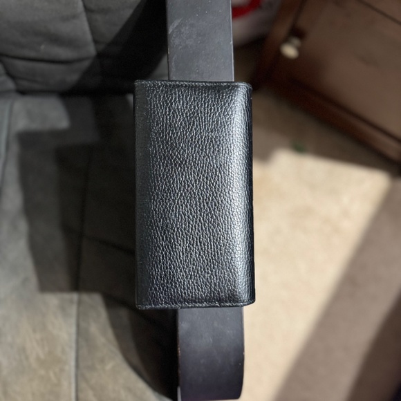 Gucci grained leather wallet . Comes with dust bag. - Picture 5 of 8